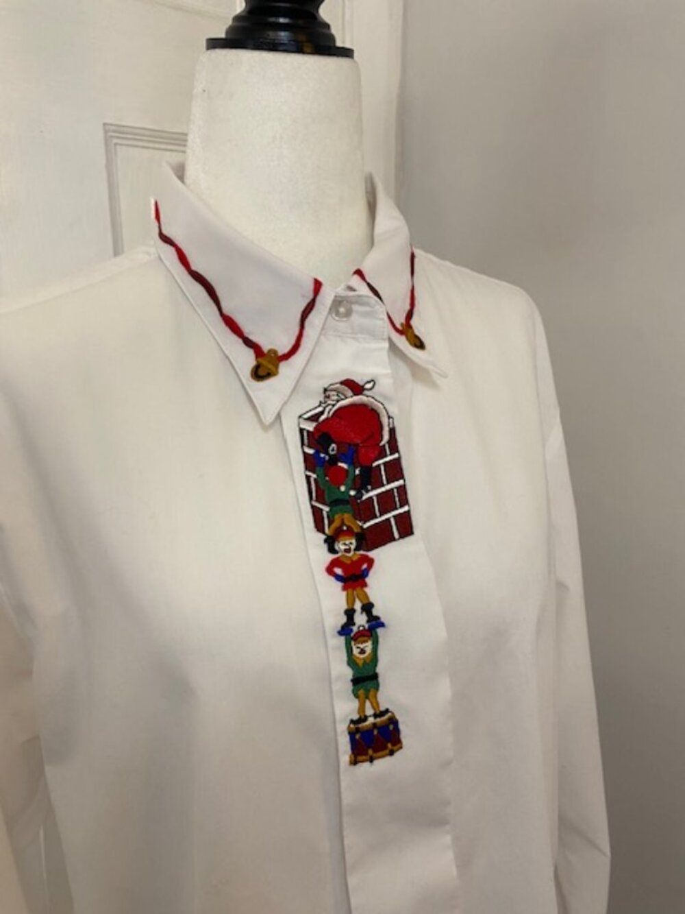 VTG Santa embroidered Blouse White 10 Witt Shirt Collection Elves Festive Xmas